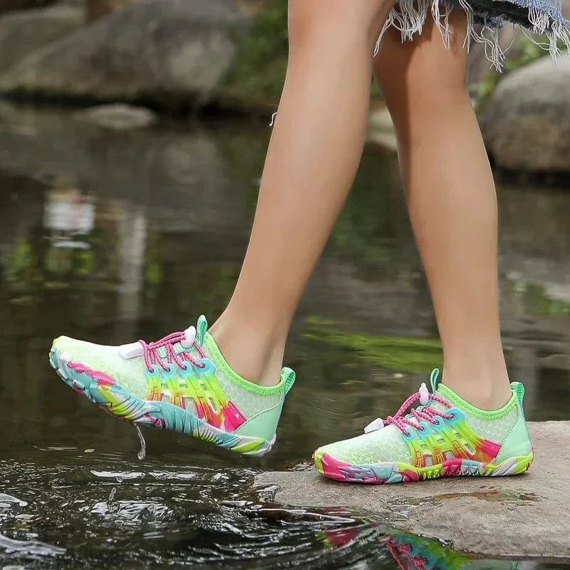 Chaussures aquatiques enfants colorées et antidérapantes | ZOLVIA